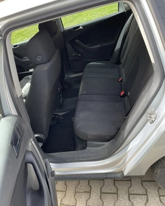 Volkswagen Passat cena 13000 przebieg: 320000, rok produkcji 2005 z Nowy Targ małe 137